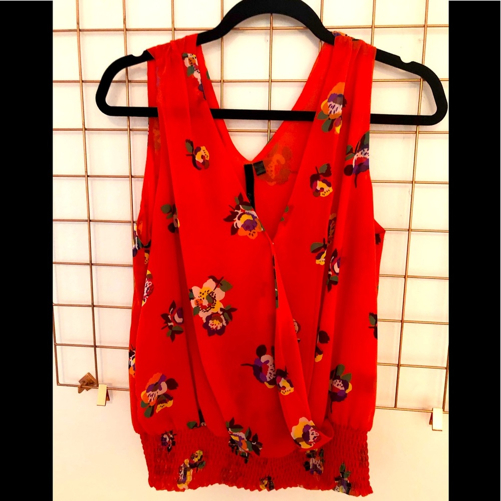 Sleeveless blouse